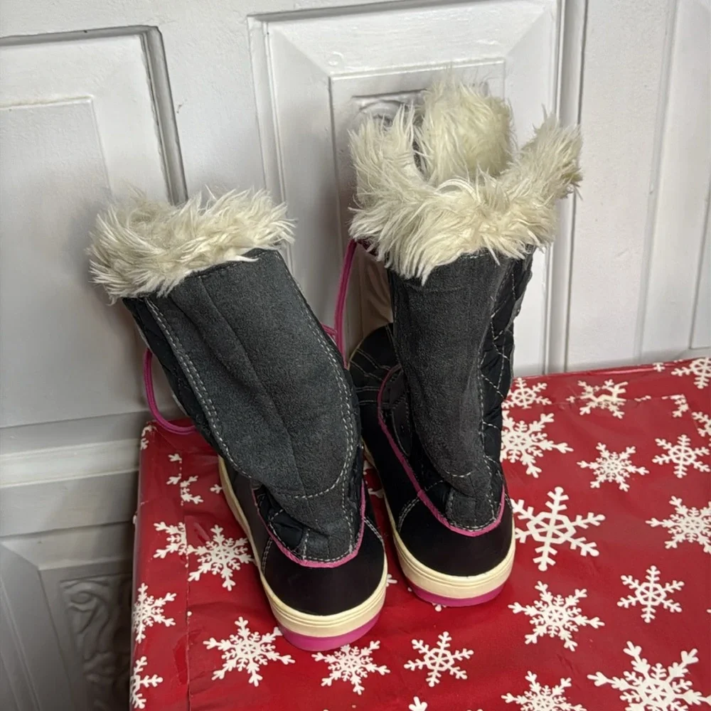 Totes Girls Waterproof Black With Pink , White Faux Fur Winter Boots Size 13